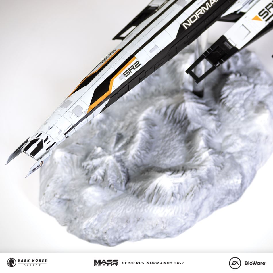 Mass Effect: Cerberus Normandy SR-2 Replica