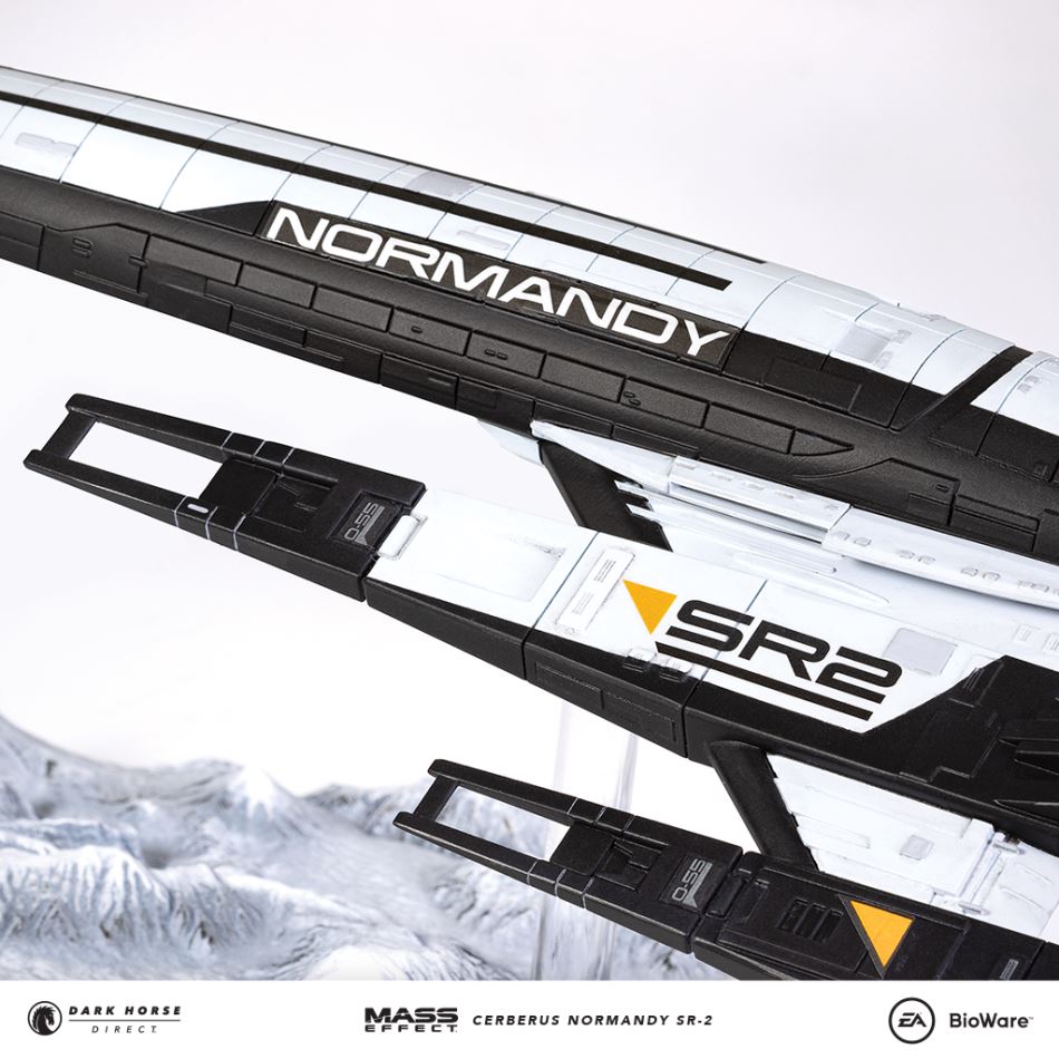 Mass Effect: Cerberus Normandy SR-2 Replica