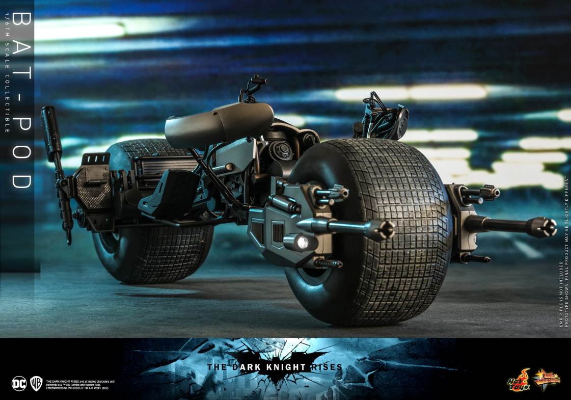 Batman: The Dark Knight Rises - Batman & Bat Mobile 1/6