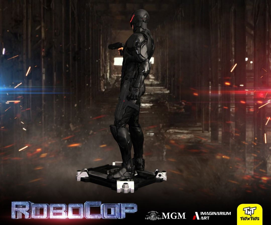 1/2 RoboCop 3.0 statue
