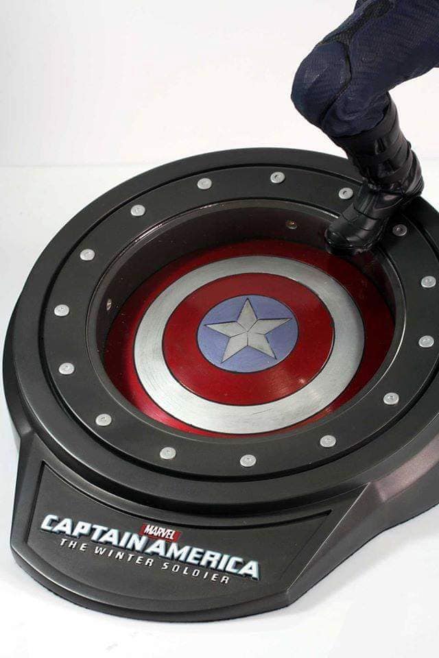 Captain America: Winter Soldier 1/4 Scale