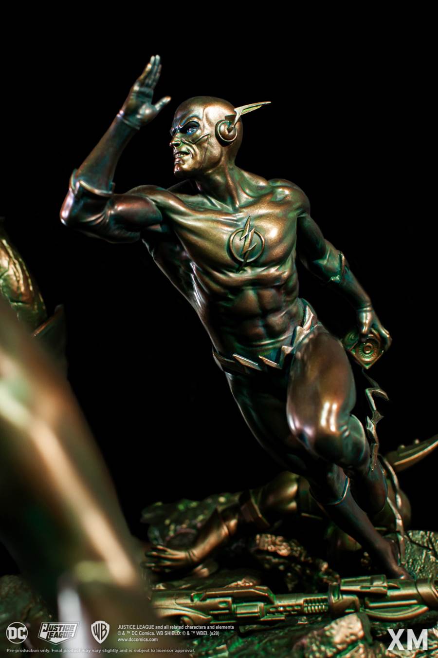 JLA VS Darkseid Ver B (Faux Bronze)