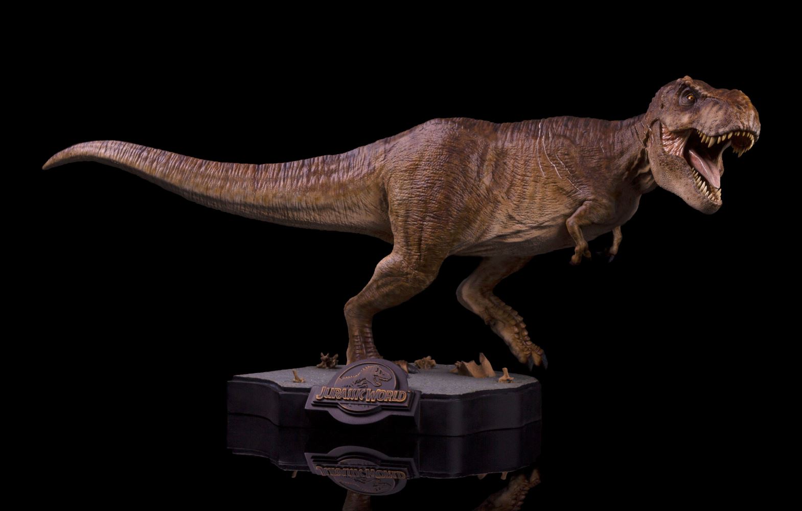 Jurassic World – Final Battle Tyrannosaurus Rex 1:24 Scale Statue
