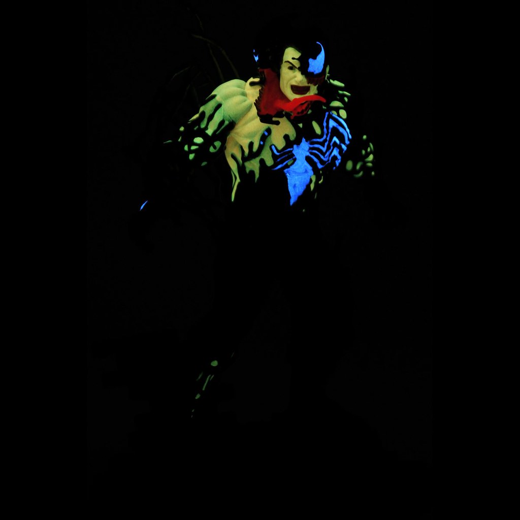 Marvel Gallery Glow-In-The-Dark Venom Statue-New York Comic-Con 2020 Previews Exclusive