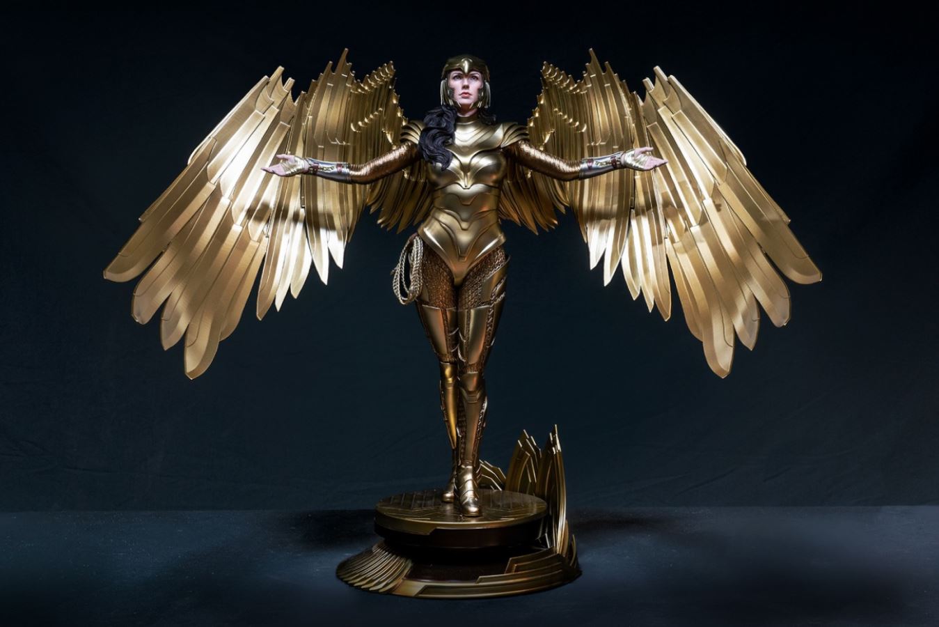 1/4 Wonder Woman 1984 - Flying Eagle Golden Battlegear Wonder Woman Statue
