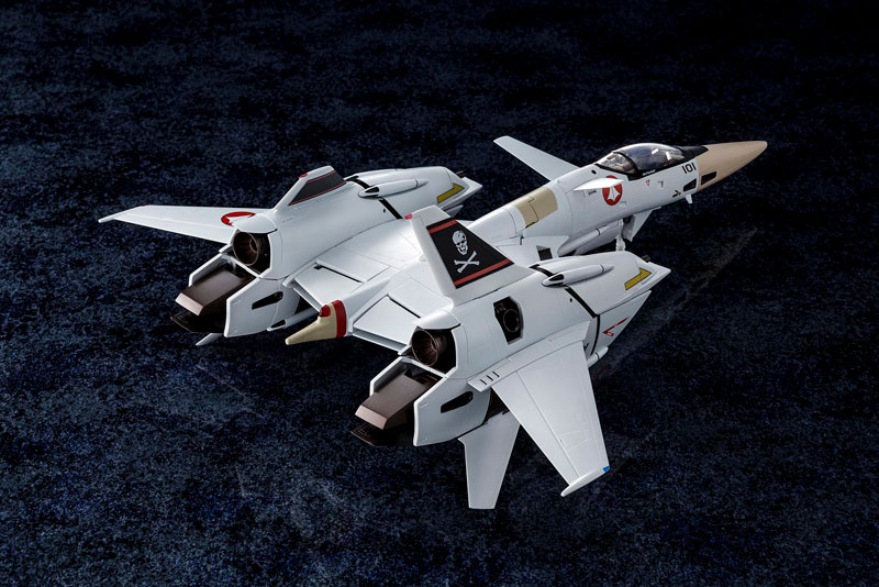 The Super Dimension Fortress Macross Flash Back 2012 1/60 Complete Transformation VF-4A Lightning III w/Hikaru Ichijyou Piloting