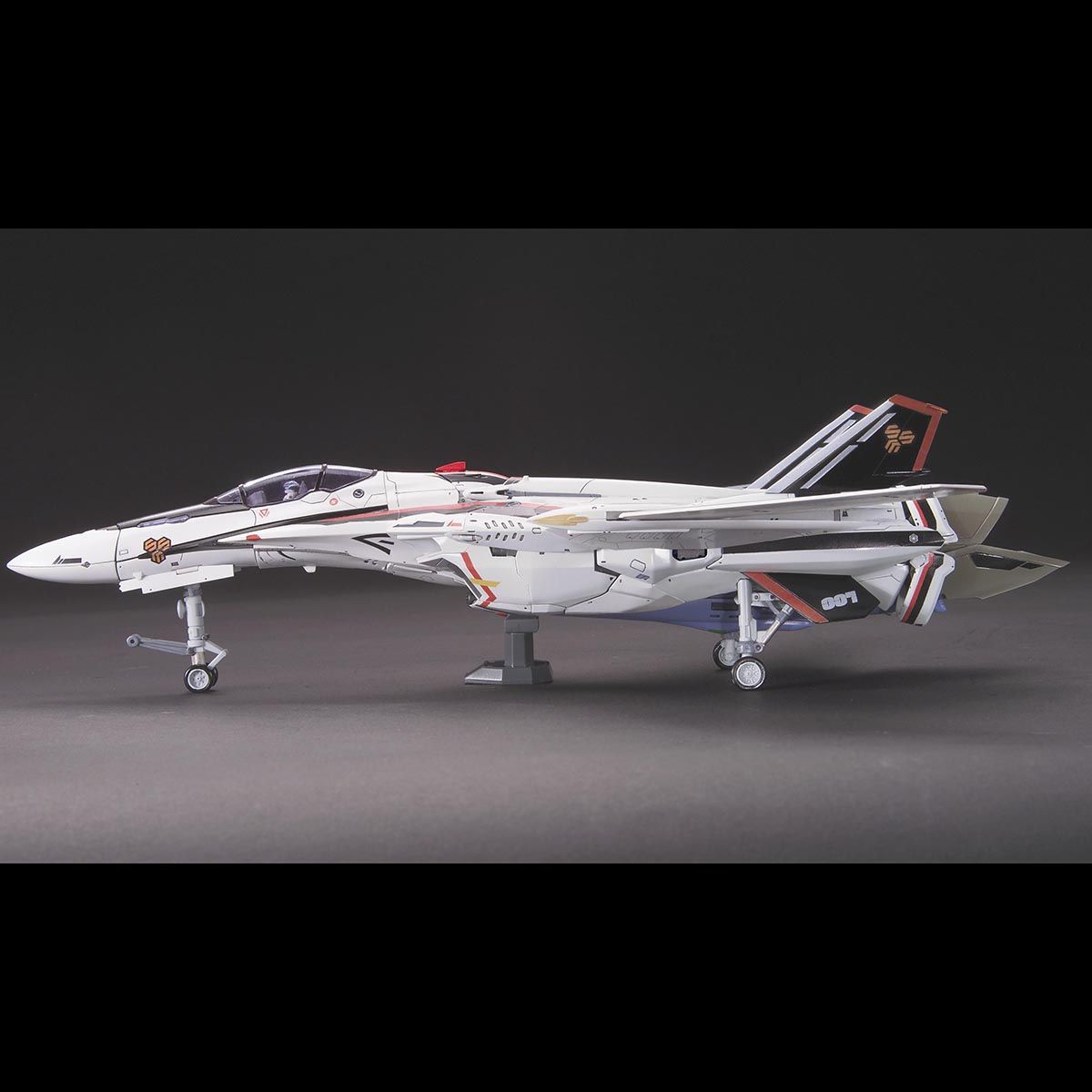 1/72 VF-25F Messiah Valkyrie Alto machine