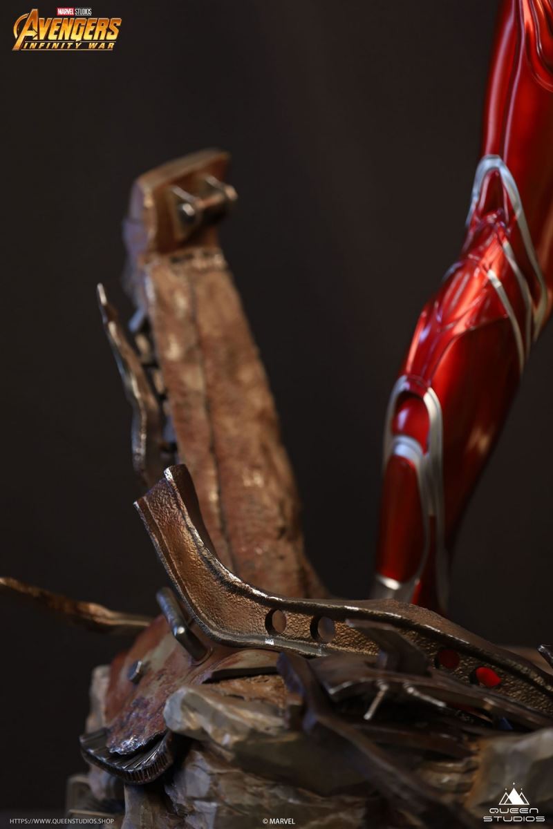 1/2 Avenger 3: Infinite War - Iron Man MARK50 full-length portrait