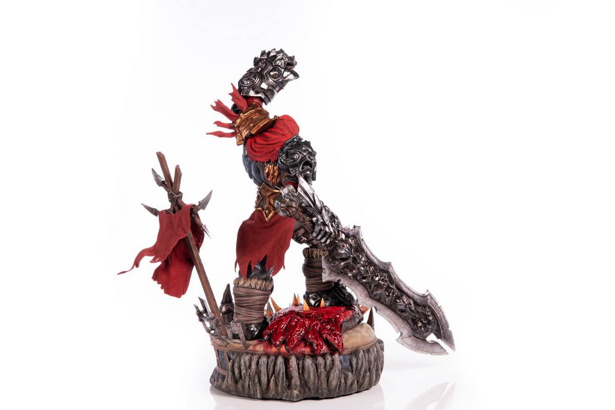 Darksiders - War Statue of the Four Horsemen of the Apocalypse