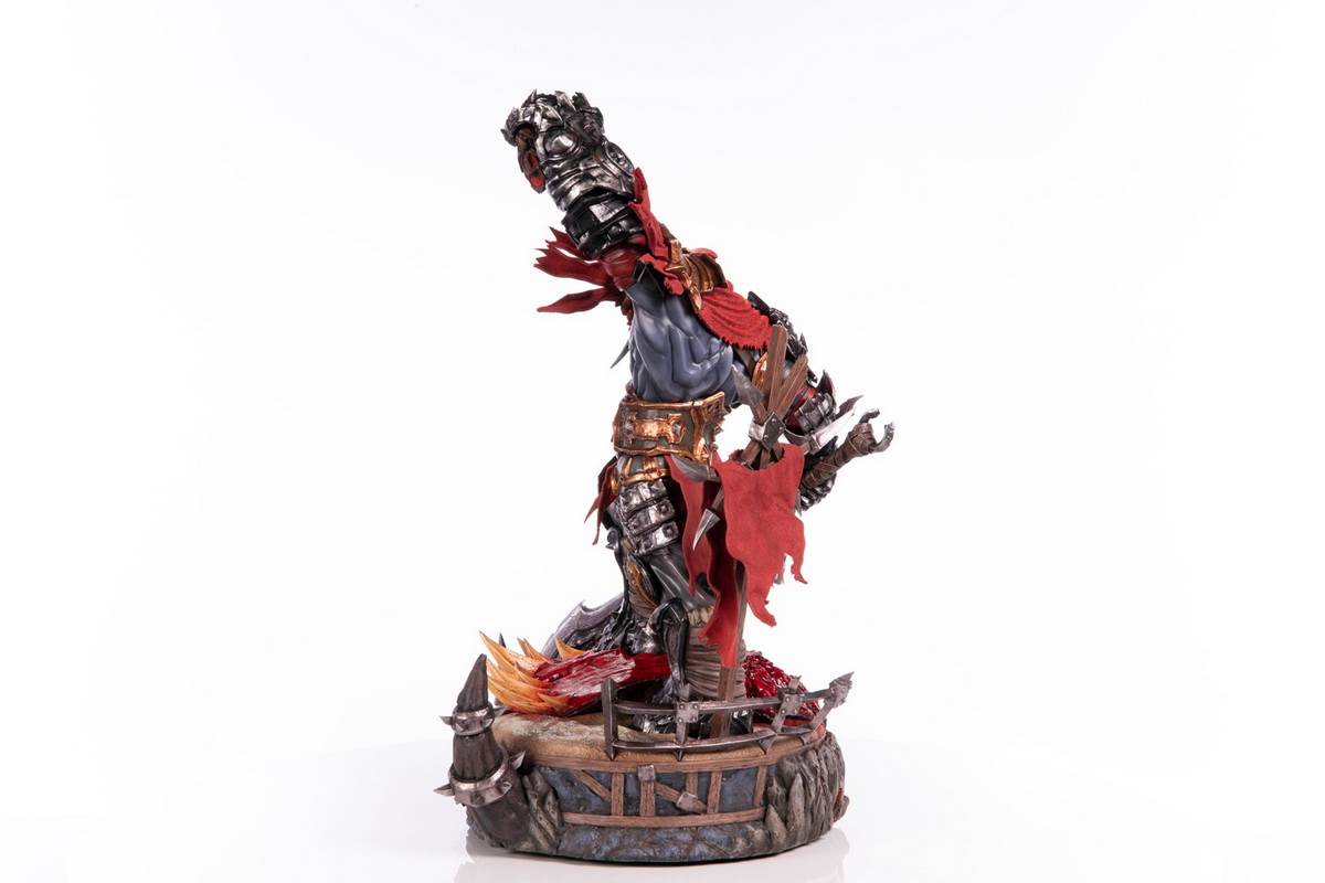 Darksiders - War Statue of the Four Horsemen of the Apocalypse