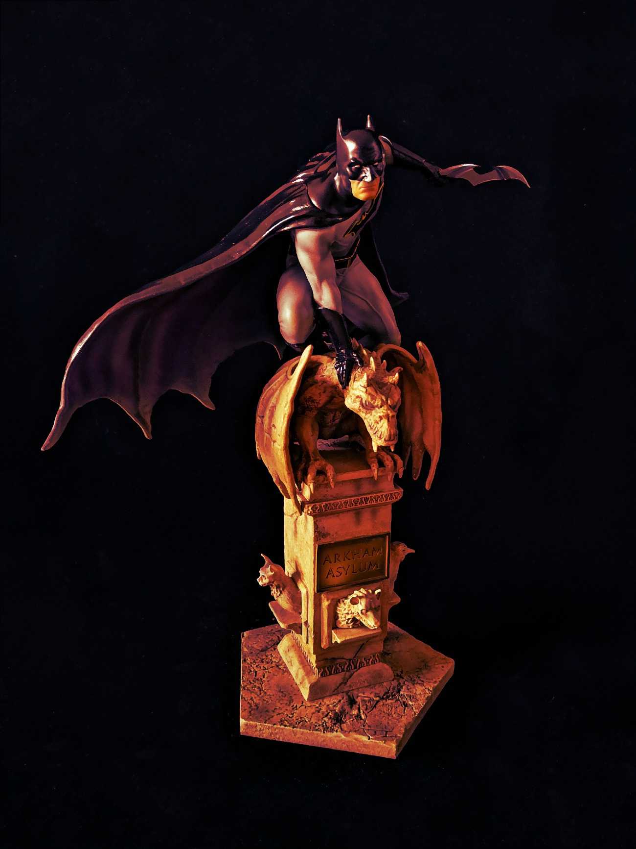 1/10 Batman Statue