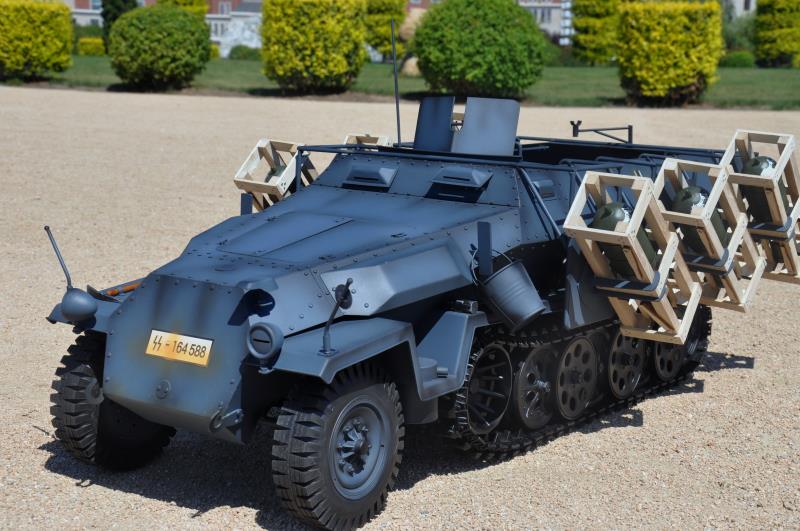 SD.KFZ.251 half-track armored vehicle 1/6 scale