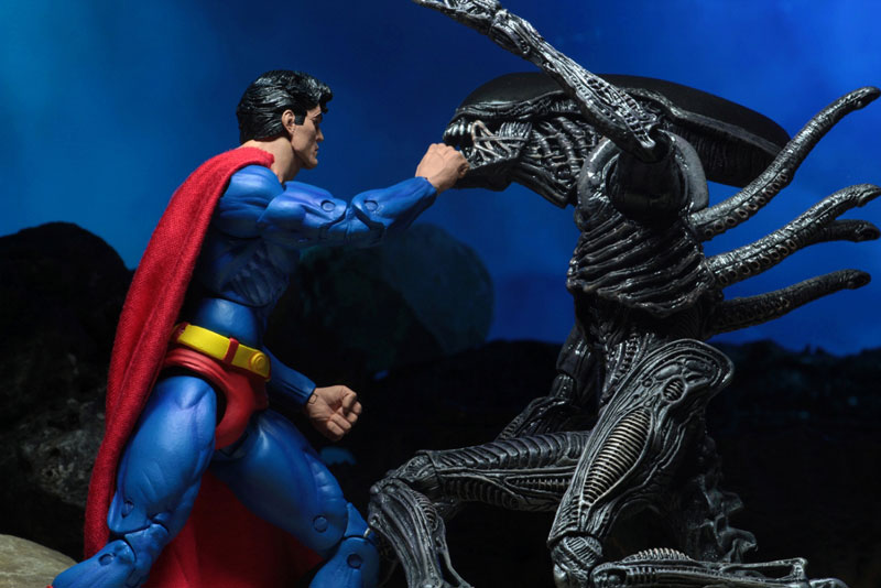 SDCC2019 Comic Con Limited DC Comics / Dark Horse / Superman vs Aliens 7inch Action Figure 2PK
