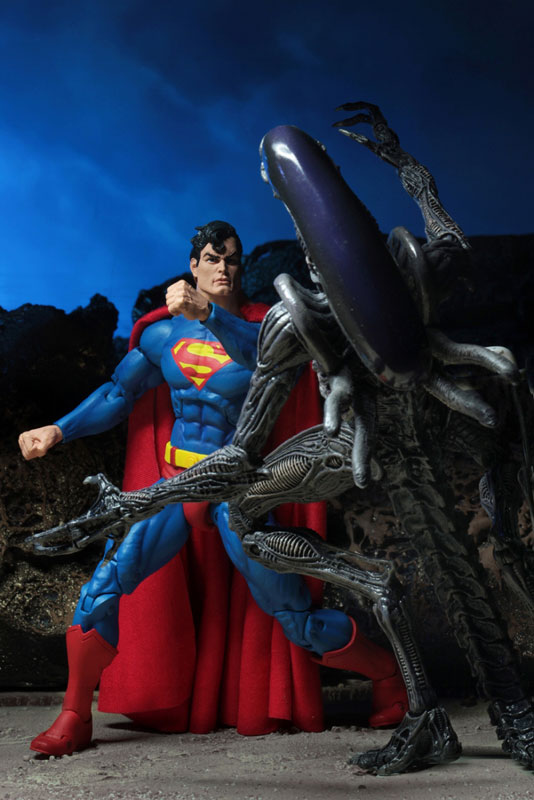 SDCC2019 Comic Con Limited DC Comics / Dark Horse / Superman vs Aliens 7inch Action Figure 2PK