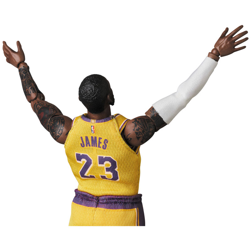 MAFEX No.127 MAFEX LeBron James (Los Angeles Lakers)