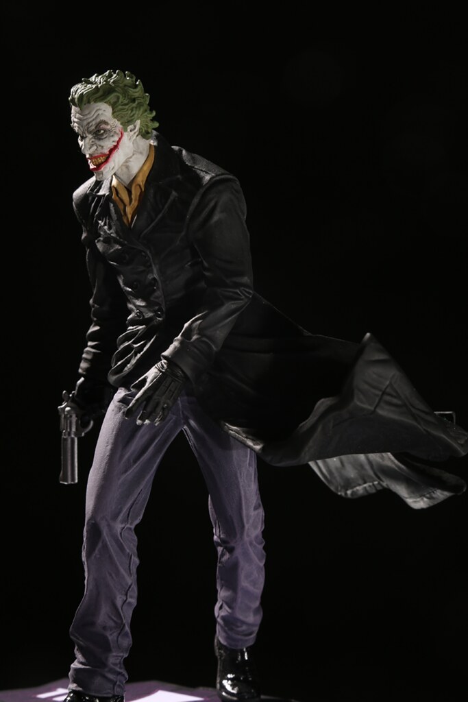THE JOKER CLOWN PRINCE OF CRIME: THE JOKER BY LEE BERMEJO