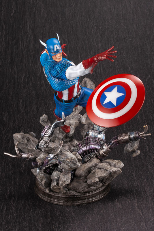 MARVEL UNIVERSE MARVEL AVENGERS Captain America Fine Art Statue 1/6