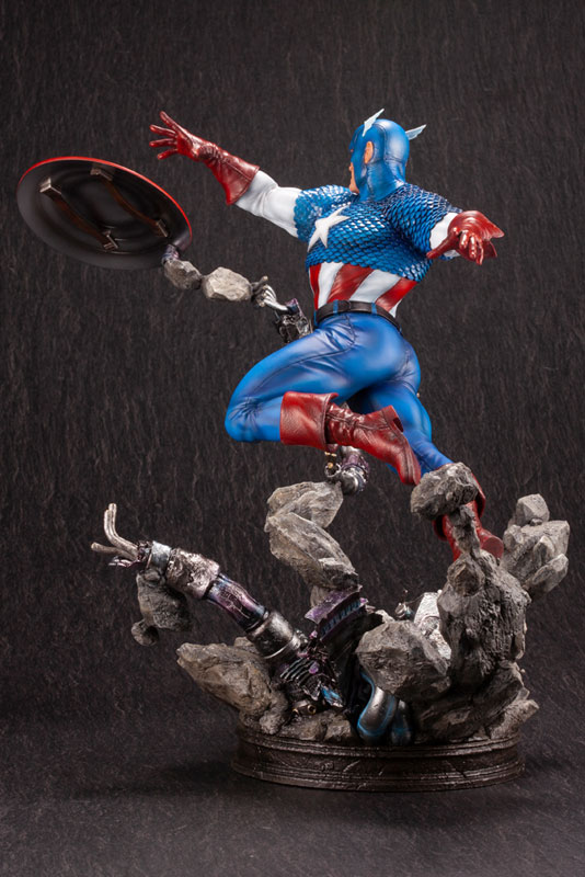 MARVEL UNIVERSE MARVEL AVENGERS Captain America Fine Art Statue 1/6