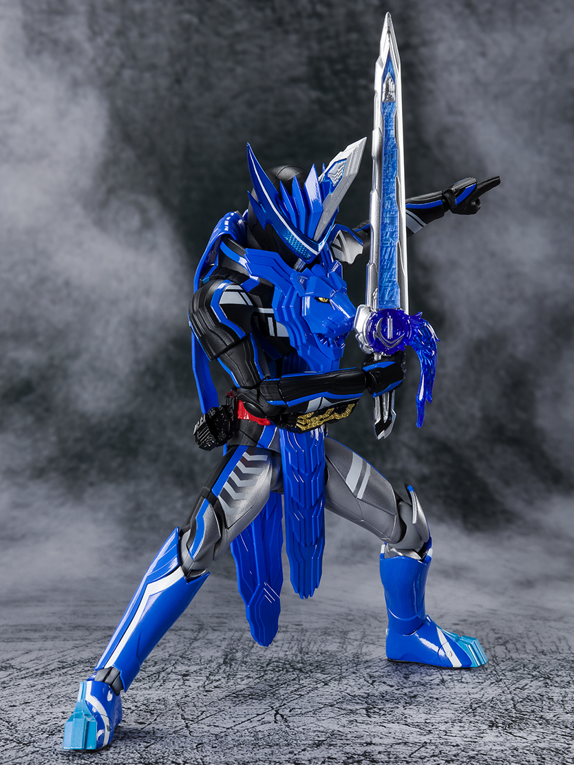 SHFiguarts Kamen Rider Blaze Lion Senki