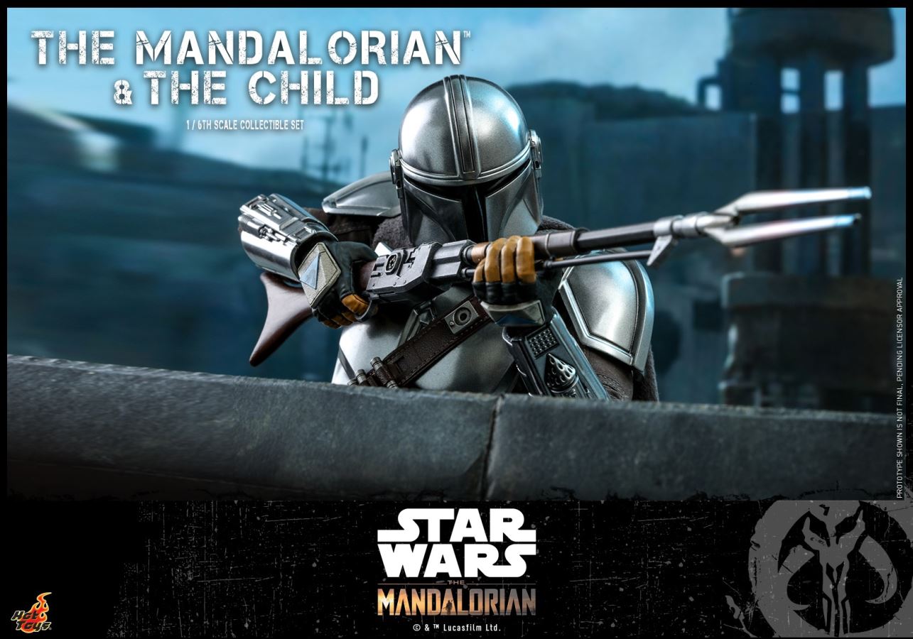 The Mandalorian and The Child 1/6 Scale Collectible Set