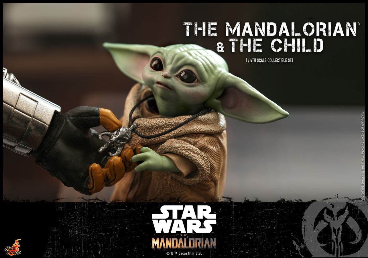 The Mandalorian and The Child 1/6 Scale Collectible Set
