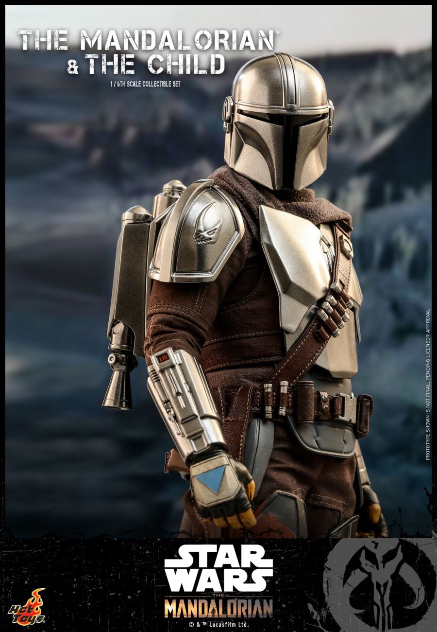 The Mandalorian and The Child 1/6 Scale Collectible Set
