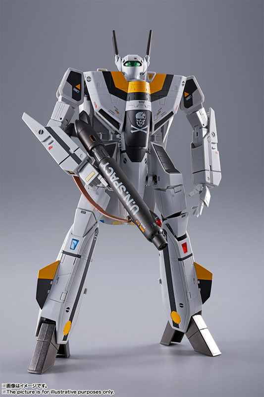 DX Chogokin VF-1S Valkyrie Roy Focker Special - The Super Dimension Fortress Macross