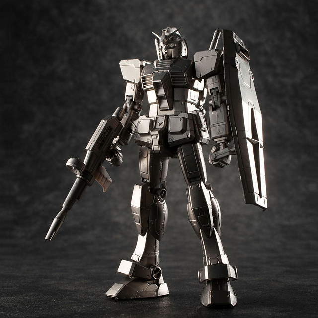 Gundarium alloy model 1/144 RX-78-2 Gundam