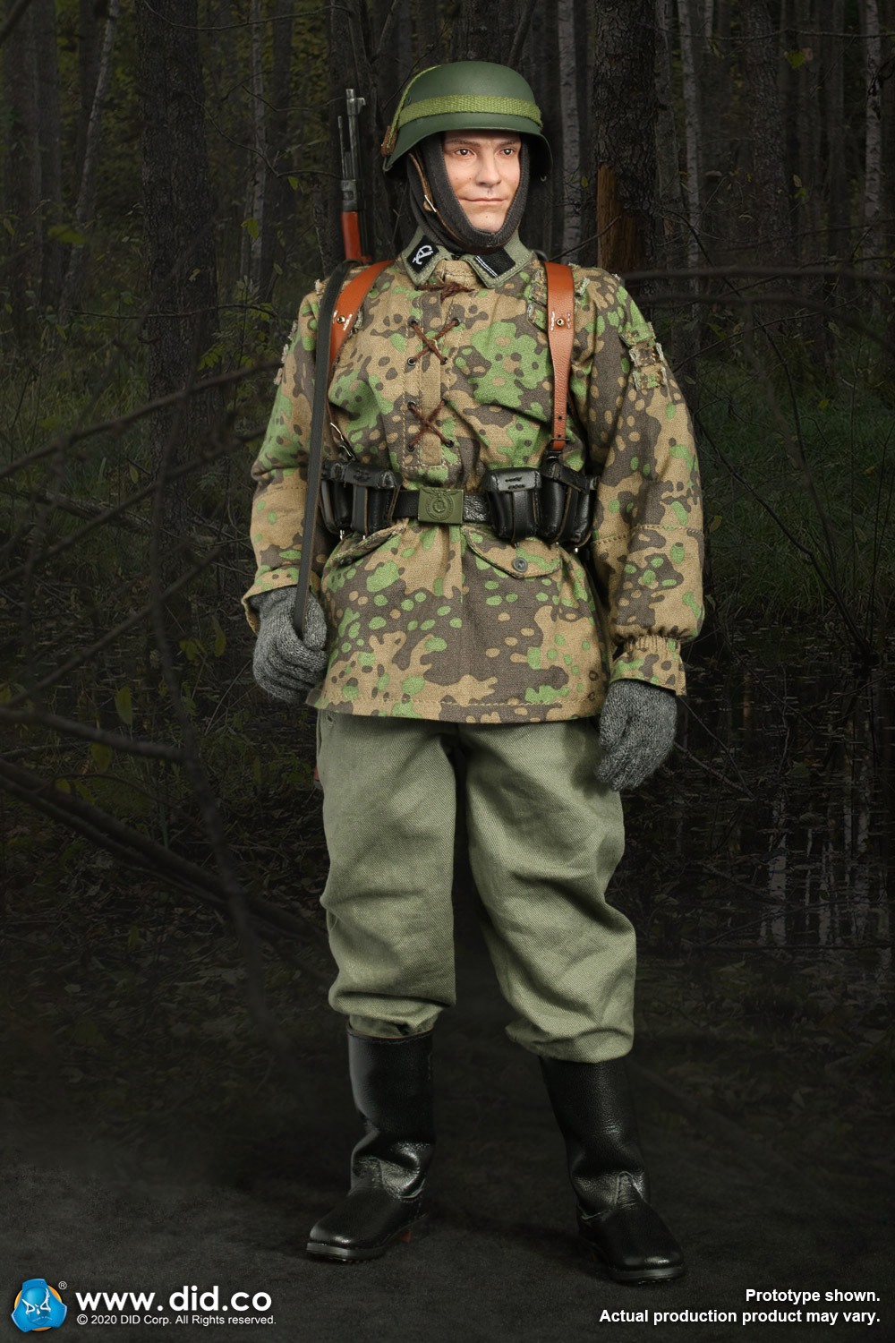 1/6 World War II Twentieth Armored Grenadier Division Radio Section A D80142
