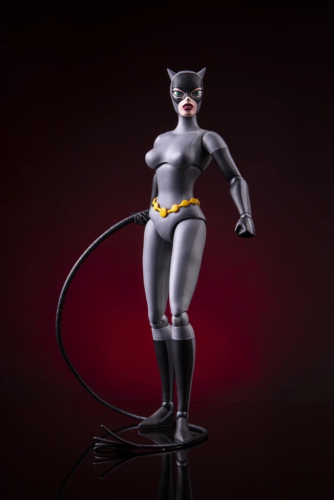 BATMAN: THE ANIMATED SERIES Catwoman 1/6 Scale Figure