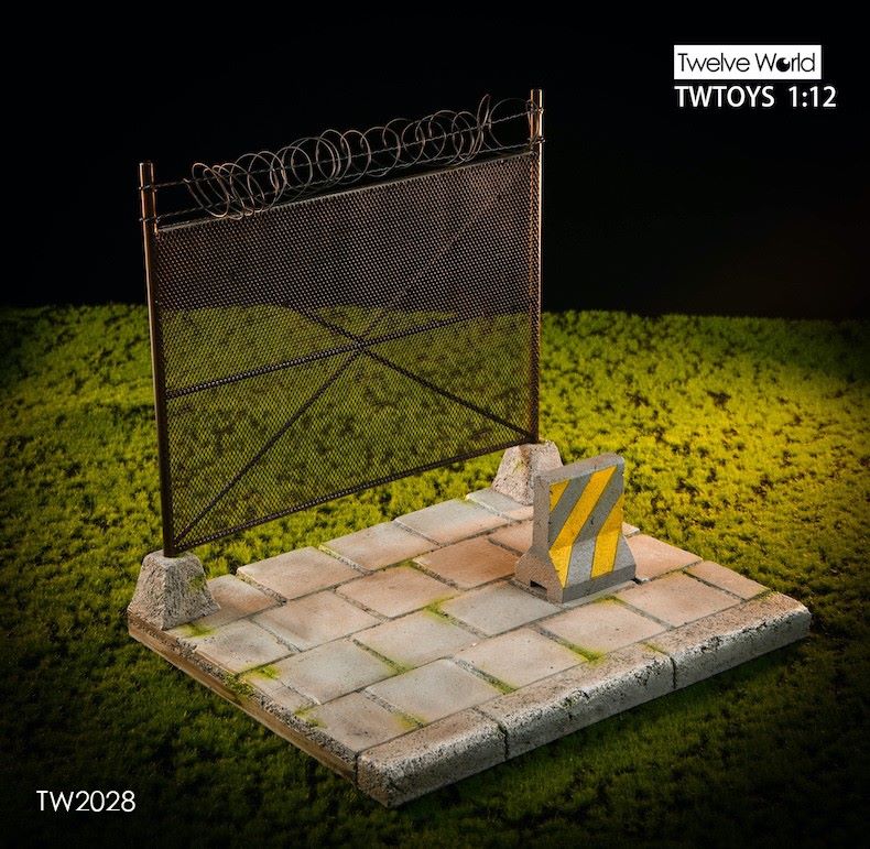 1/12 Trash Can + Barbed Wire Scene