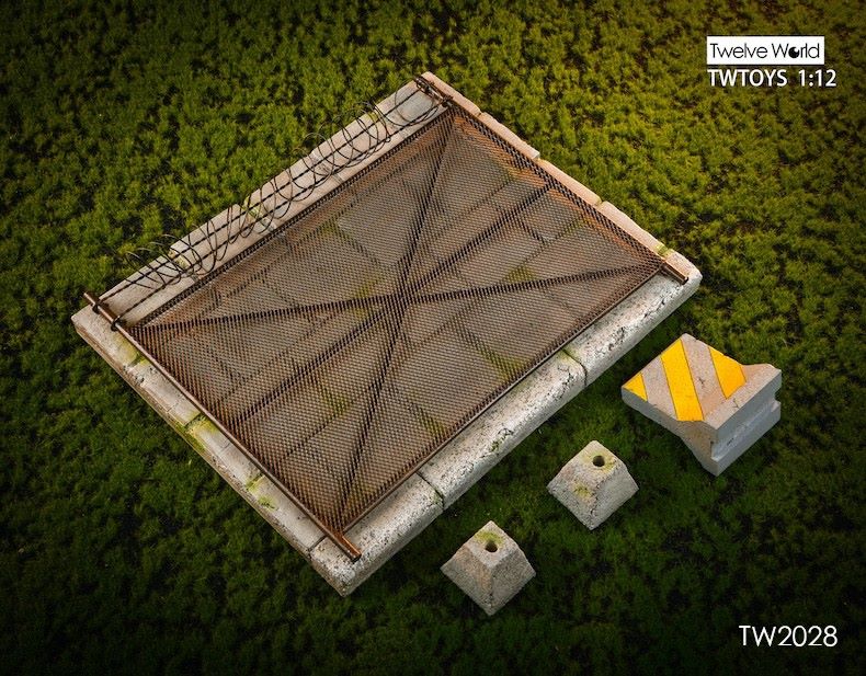 1/12 Trash Can + Barbed Wire Scene