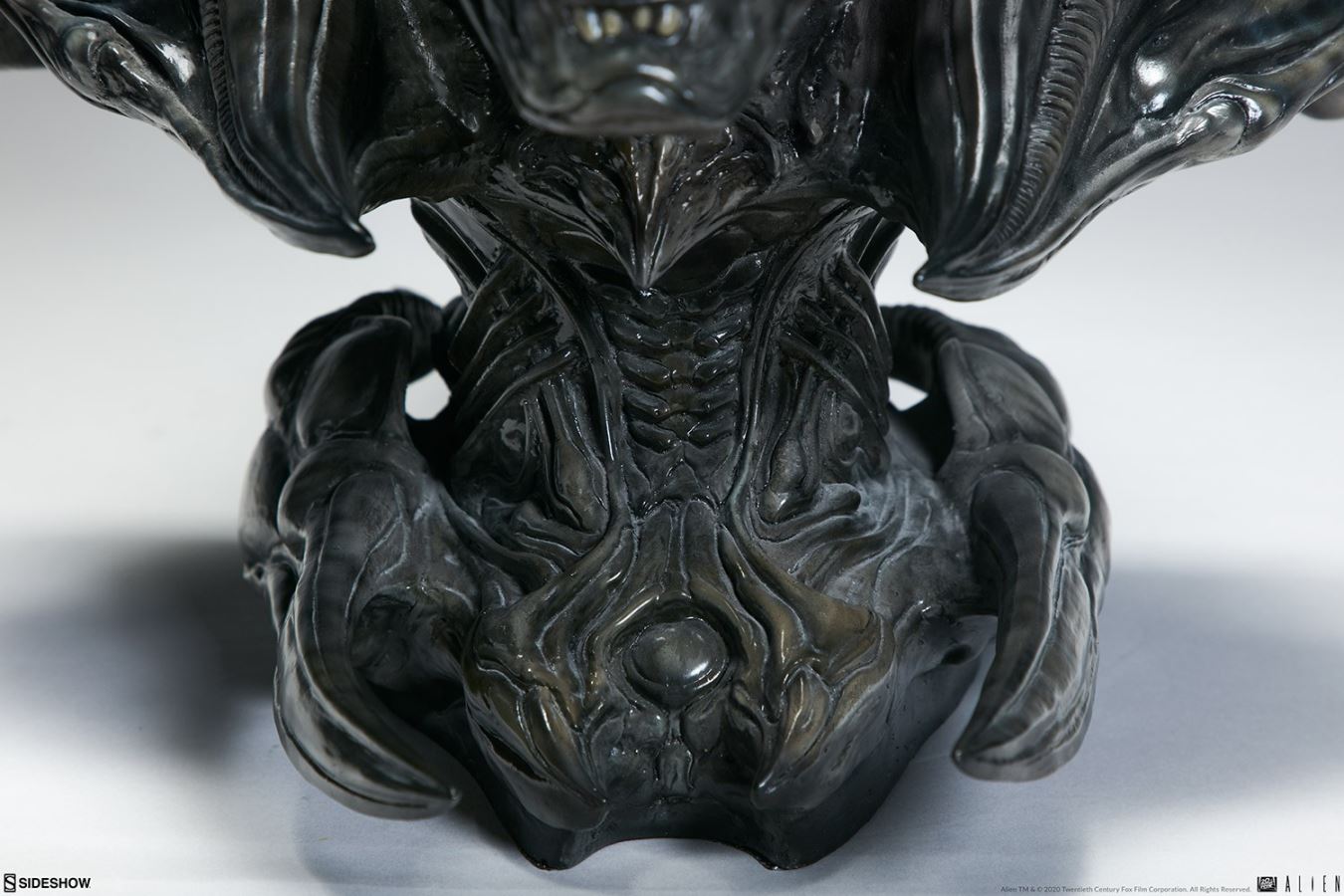 16.75 inch Alien Xenomorph Parasite Mythos Alien Bust (#400323)