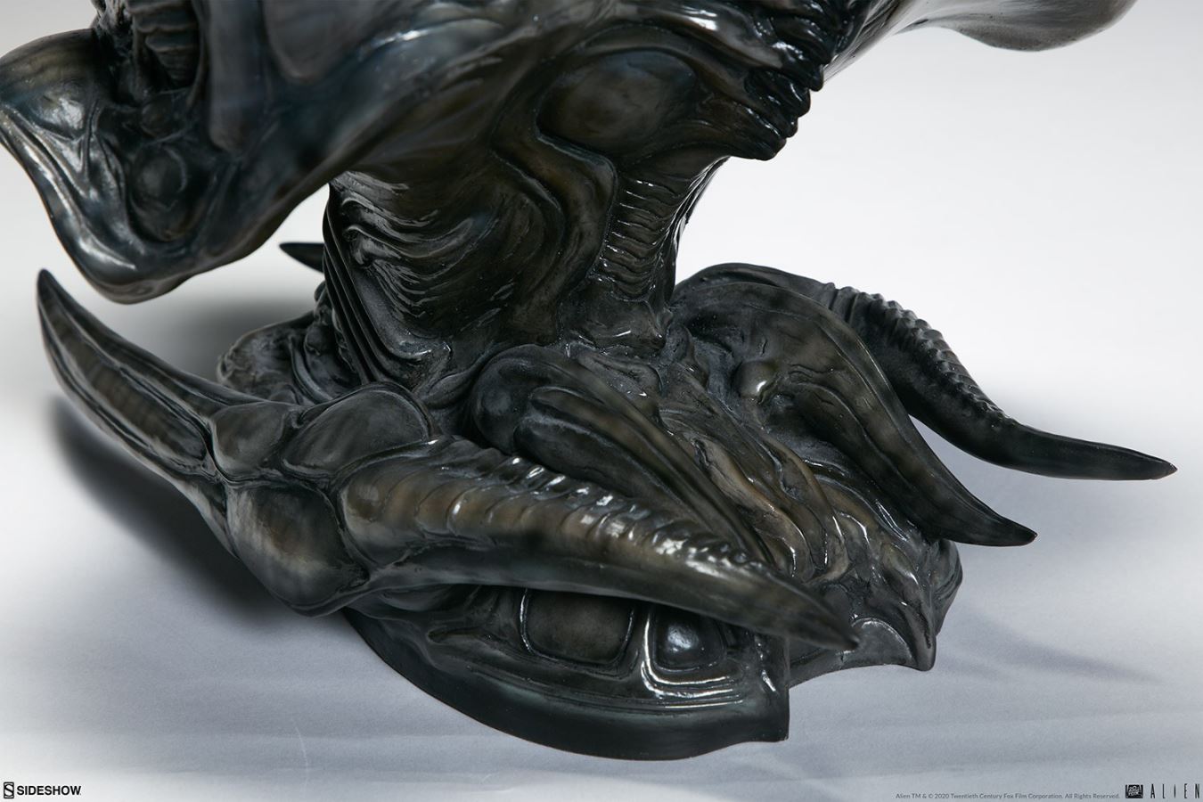 16.75 inch Alien Xenomorph Parasite Mythos Alien Bust (#400323)