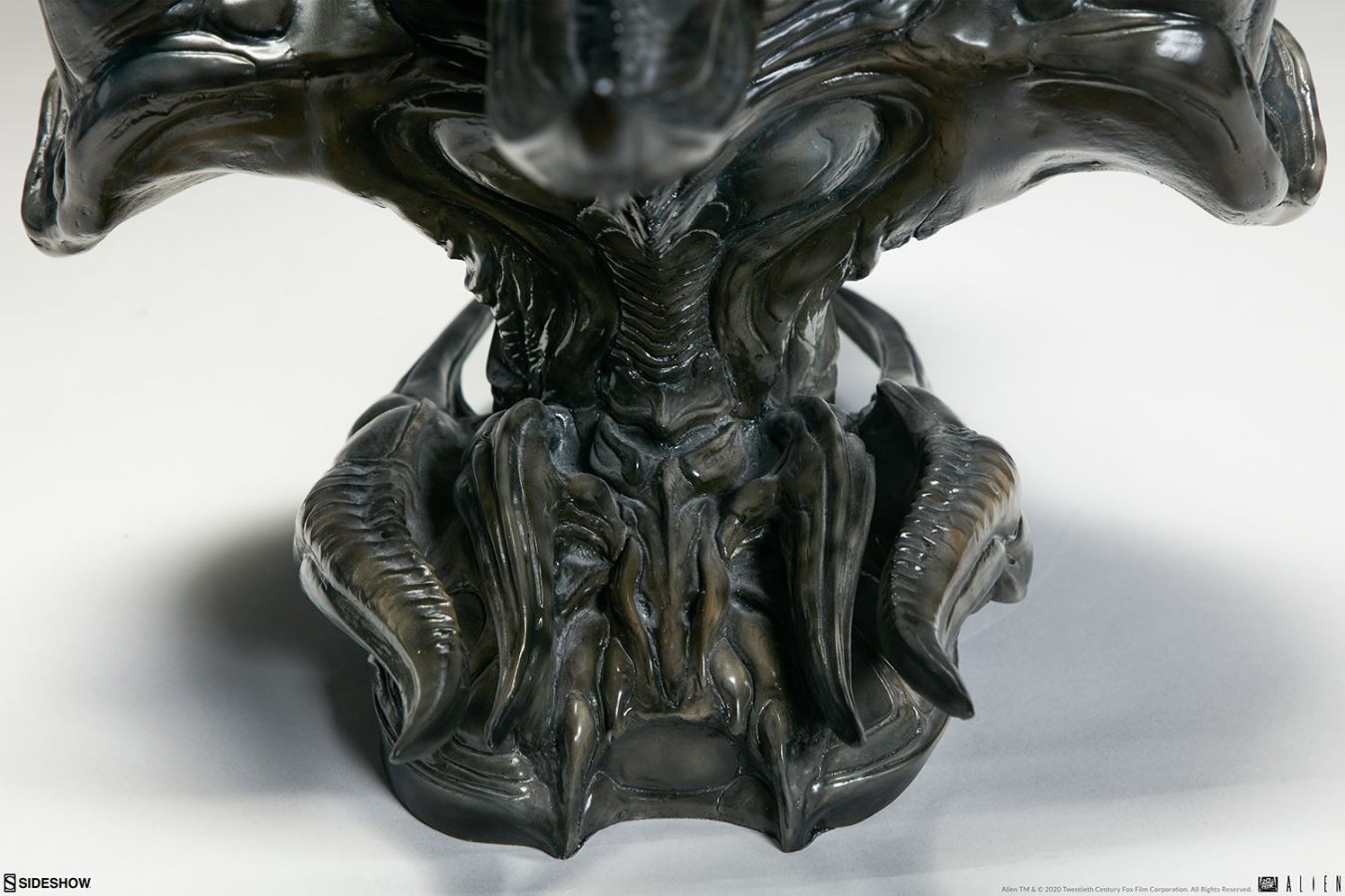 16.75 inch Alien Xenomorph Parasite Mythos Alien Bust (#400323)