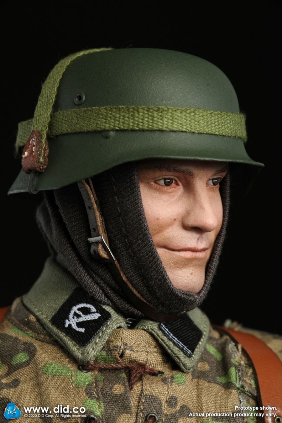1/6 World War II Twentieth Armored Grenadier Division Radio Section A D80142