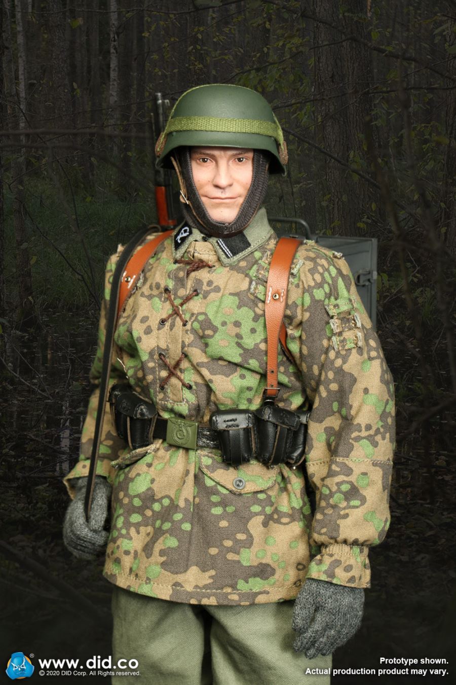 1/6 World War II Twentieth Armored Grenadier Division Radio Section A D80142