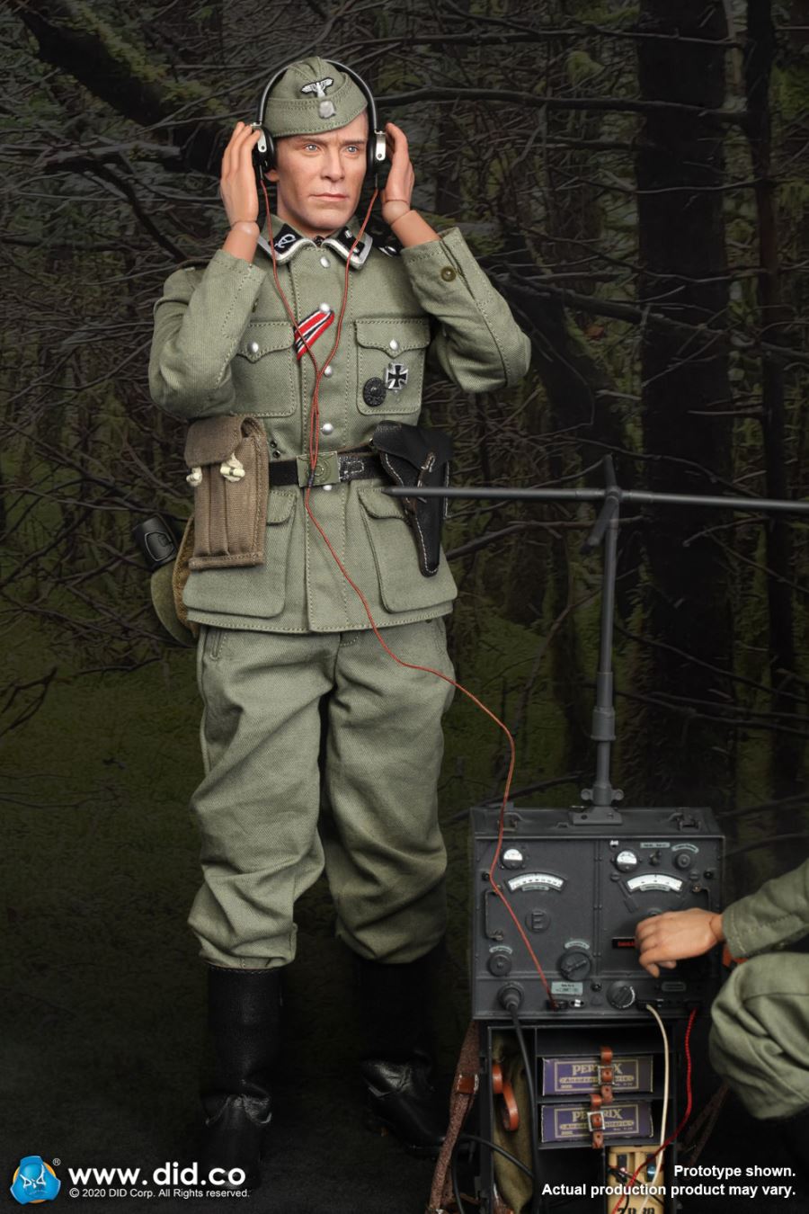 1/6 World War II Twentieth Armored Grenadier Division Radio Section B D80143