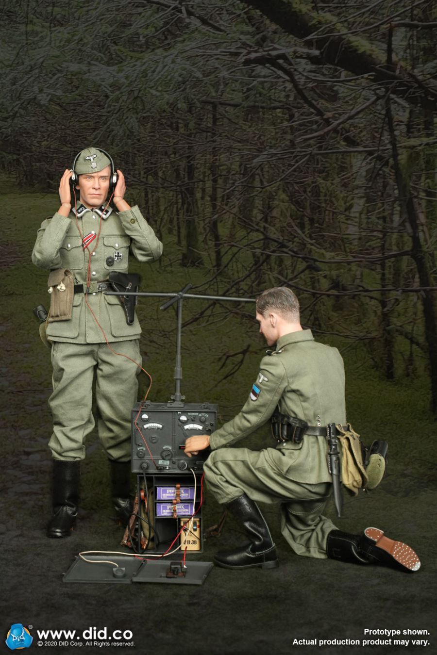 1/6 World War II Twentieth Armored Grenadier Division Radio Section B D80143