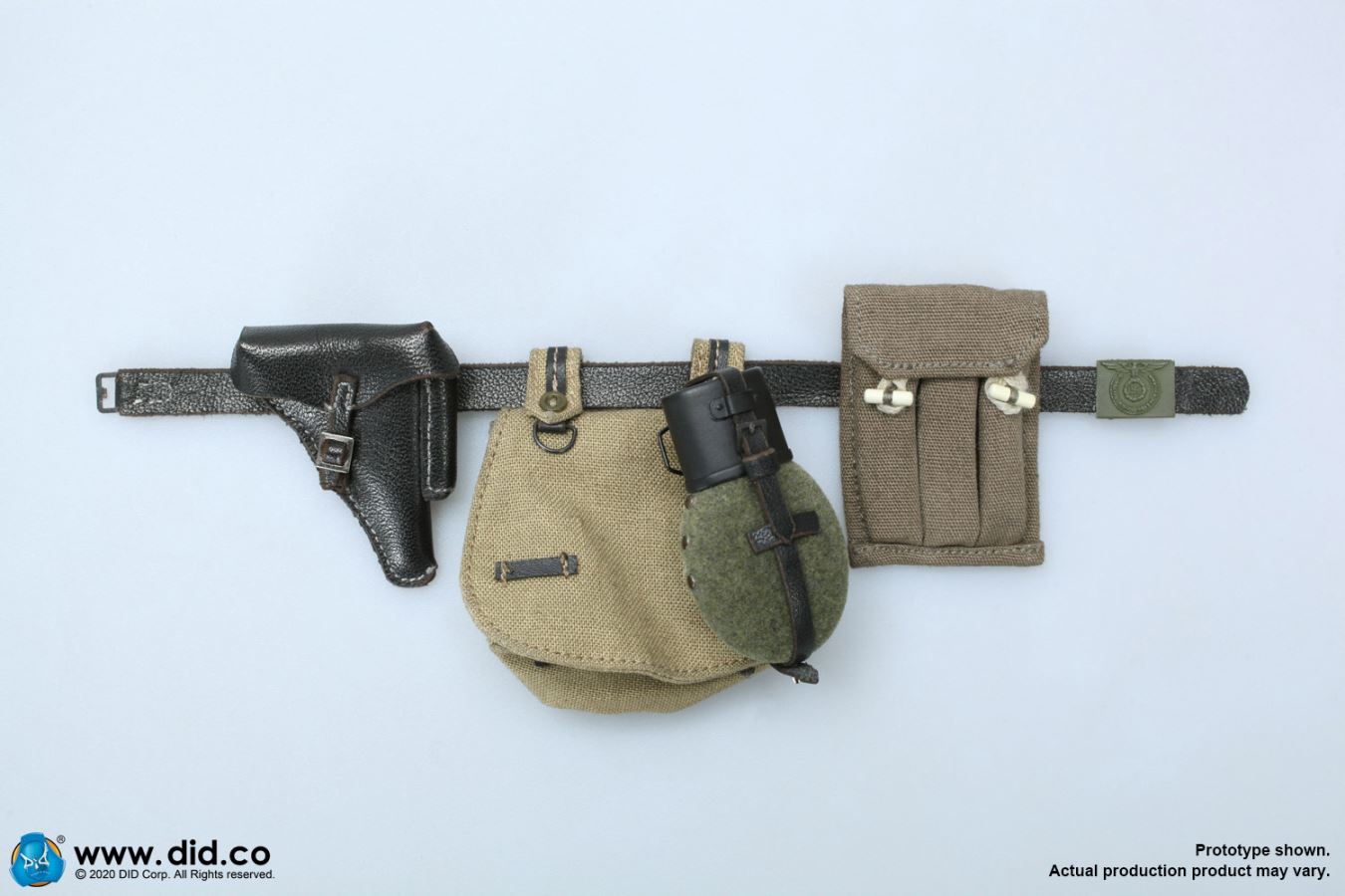 1/6 World War II Twentieth Armored Grenadier Division Radio Section B D80143