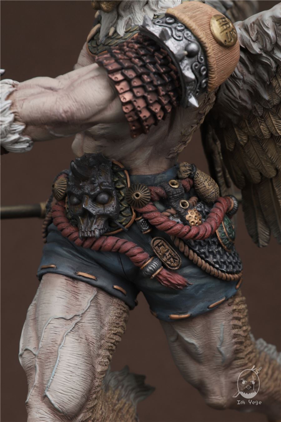 Golden-winged Roc bird