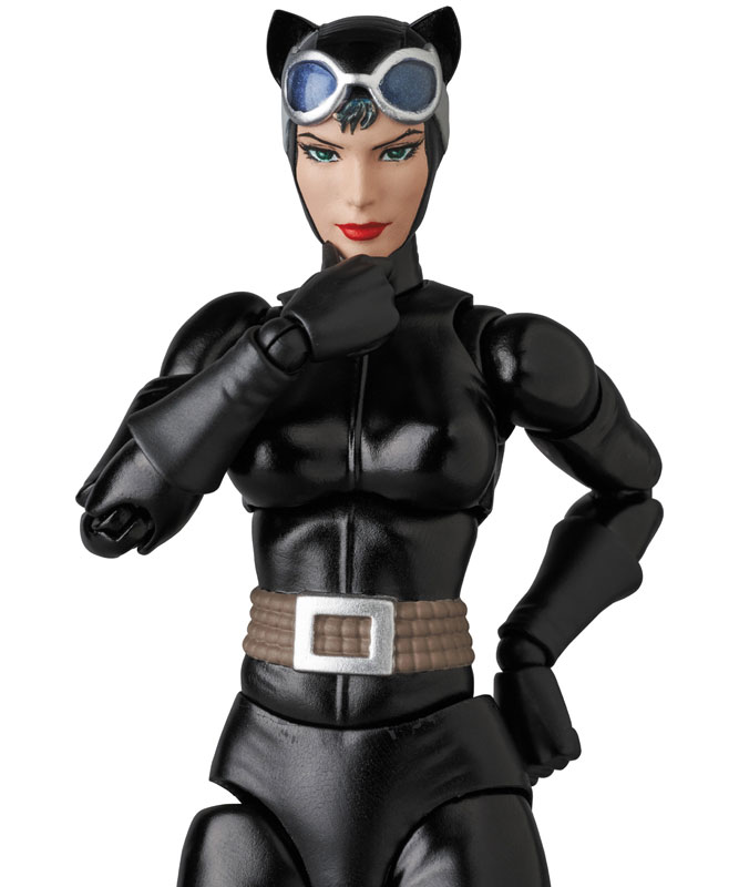 MAFEX No.123 MAFEX CATWOMAN (HUSH Ver.)