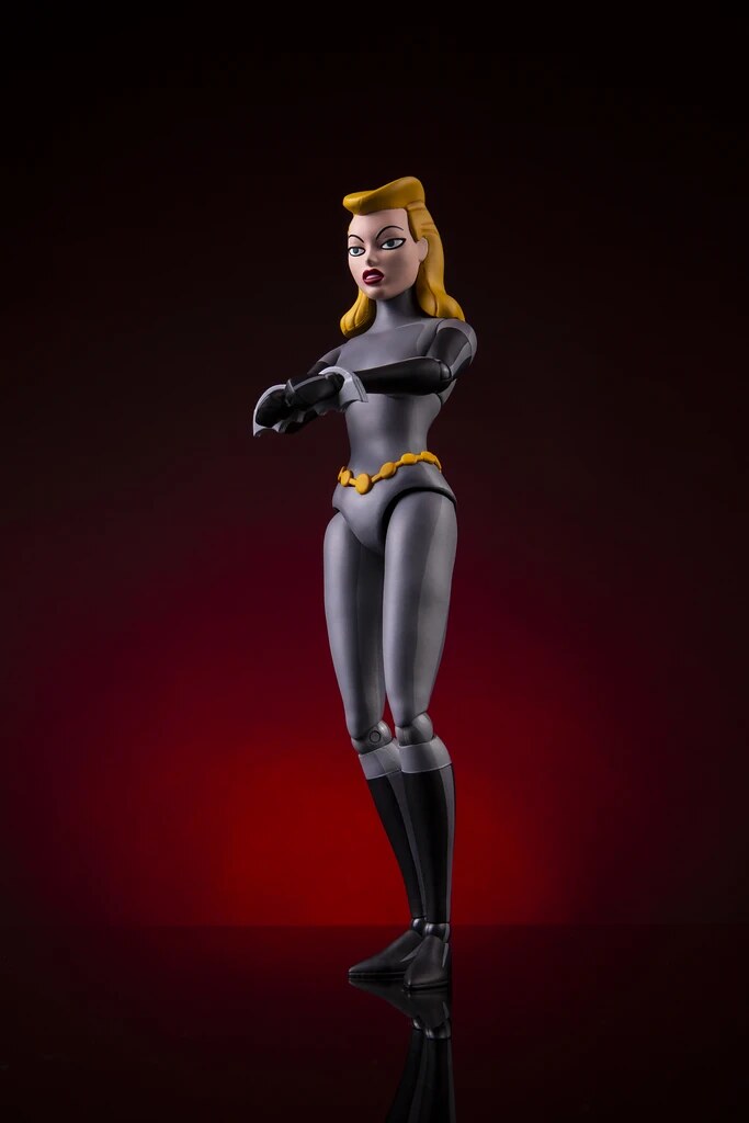 BATMAN: THE ANIMATED SERIES Catwoman 1/6 Scale Figure