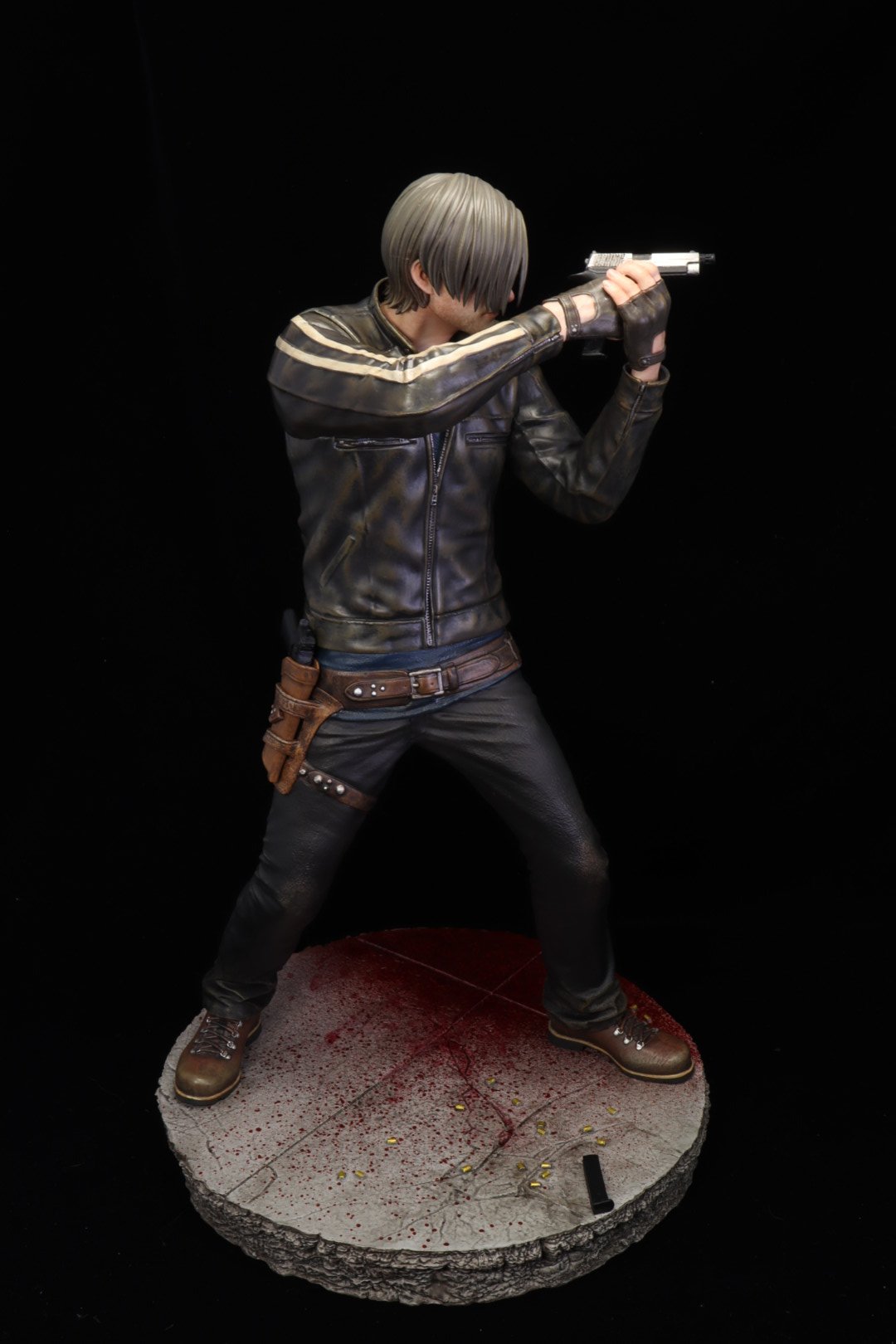 ARTFX Leon (Resident Evil)