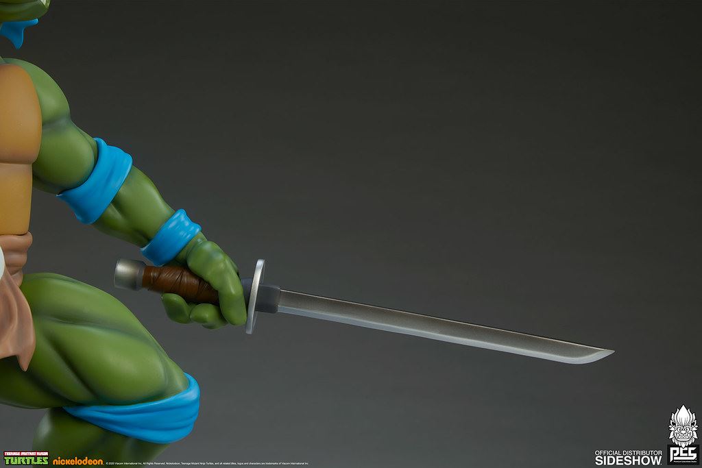 Leonardo 1/4 Scale Statue