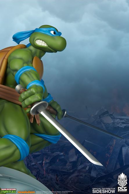 Leonardo 1/4 Scale Statue