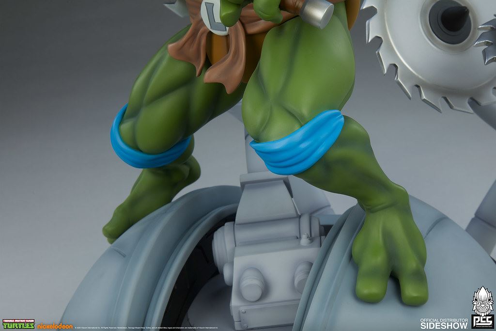 Leonardo 1/4 Scale Statue