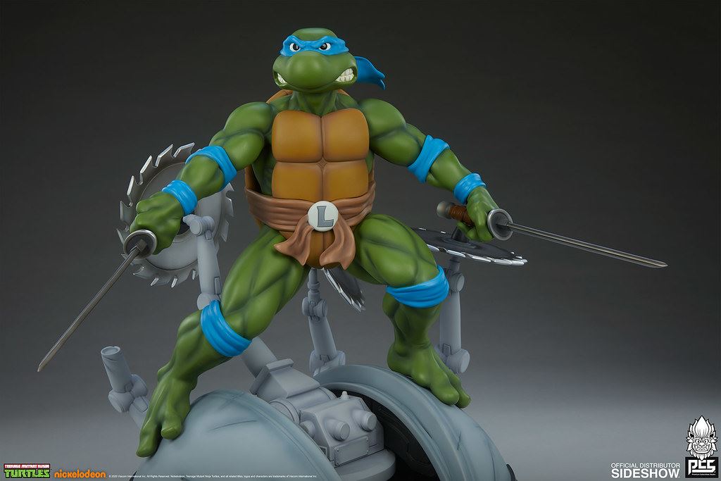 Leonardo 1/4 Scale Statue