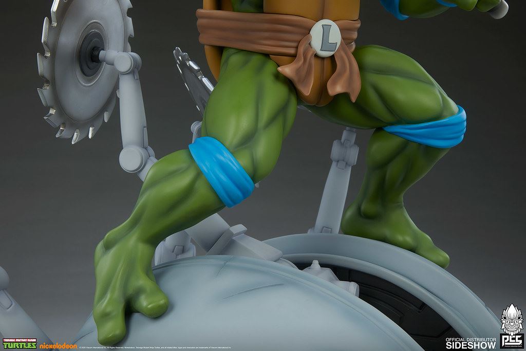 Leonardo 1/4 Scale Statue