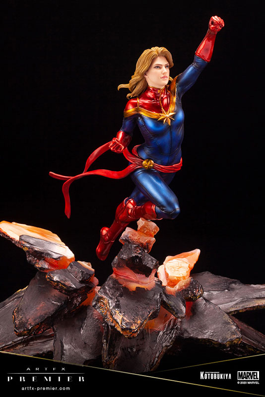 ARTFX PREMIER MARVEL UNIVERSE Captain Marvel 1/10